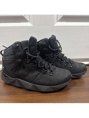 Columbia Black Women's Lace-Up Hiking Boots